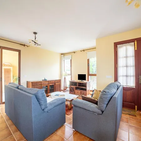 Сasa de vacaciones With Pool *