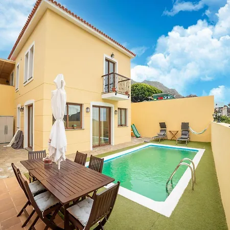 Hébergement de vacances With Pool *