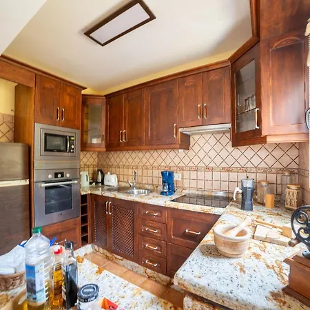 With Pool Nyaraló Teno